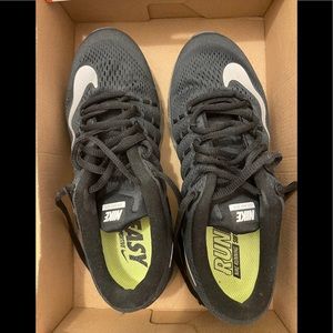 Nike shoes size 7
